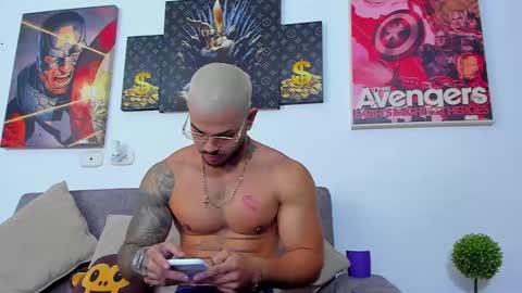 Snapshot of jean_lopez chatting on December 29, 2:38 am Jean axelcrow Modelo Independiente online show from December 29, 2:38 am