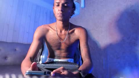 JEAN online show from February 5, 9:44 pm