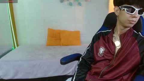 jeander186 online show from October 18, 1:05 pm