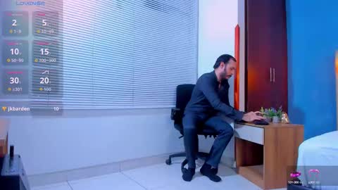 Snapshot of jeanpiere02 chatting on October 10, 4:17 am Jeanpiere online show from October 10, 4:17 am