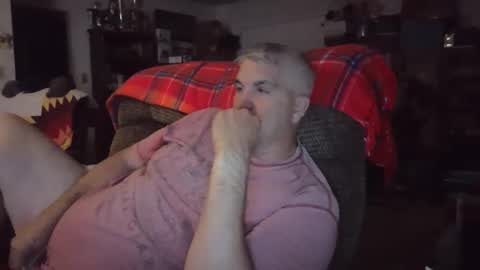 dadbody71 online show from April 18, 3:41 am