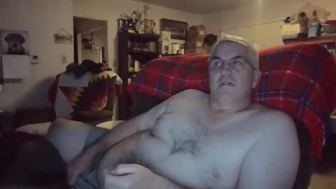 dadbody71 online show from January 11, 3:32 am