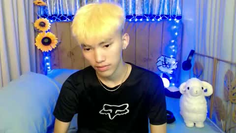 jemart_urnaughtboy online show from June 10, 10:06 am