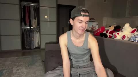 jeremy1scott online show from November 21, 3:38 am