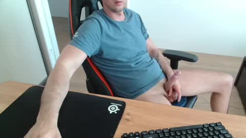 Boy likes daddies online show from May 3, 3:26 pm