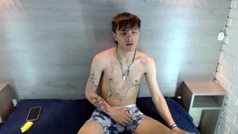 Snapshot of jerom_xx chatting on October 15, 10:17 pm Jerom xx online show from October 15, 10:17 pm