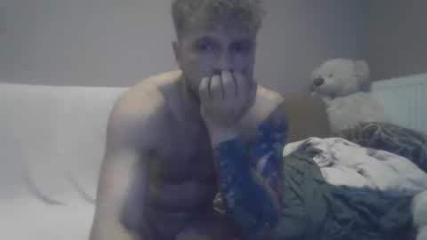 Snapshot of jerryalise chatting on December 11, 2:32 am jerryalise online show from December 11, 2:32 am