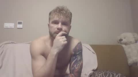 Snapshot of jerryalise chatting on December 20, 9:00 am jerryalise online show from December 20, 9:00 am