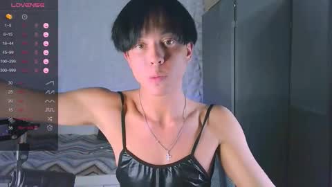 Snapshot of jerrybomb_ chatting on October 1, 11:47 am Jerrybomb online show from October 1, 11:47 am