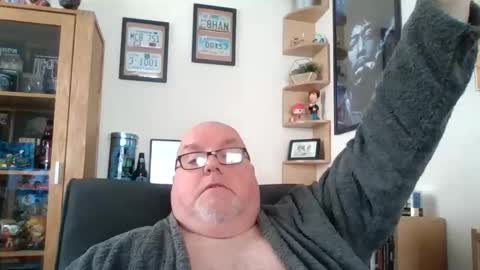 Snapshot of jerseyhammer01 chatting on November 2, 9:35 am Harry online show from November 2, 9:35 am