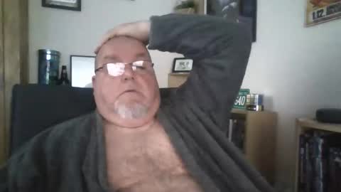 Snapshot of jerseyhammer01 chatting on October 21, 7:44 am Harry online show from October 21, 7:44 am