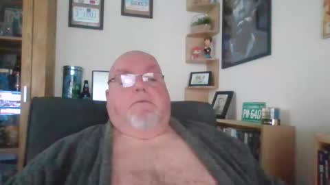 Snapshot of jerseyhammer01 chatting on October 14, 7:59 am Harry online show from October 14, 7:59 am