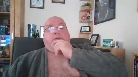 Snapshot of jerseyhammer01 chatting on October 30, 8:38 am Harry online show from October 30, 8:38 am