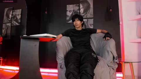 Snapshot of jett_savage chatting on September 9, 2:33 am jett_savage online show from September 9, 2:33 am