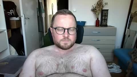 jeuneloup92 online show from March 25, 5:06 pm