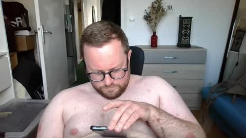 jeuneloup92 online show from April 13, 4:07 pm