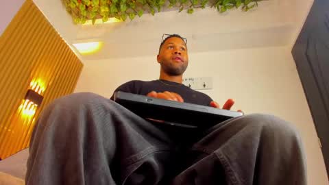 jeus_stanley online show from May 18, 3:57 am