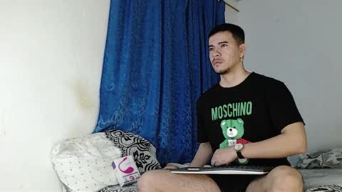 Snapshot of jeycob_happy97 chatting on December 27, 10:34 am Juan David online show from December 27, 10:34 am