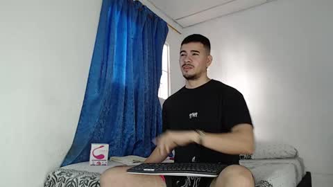 Snapshot of jeycob_happy97 chatting on September 26, 12:47 pm Juan David online show from September 26, 12:47 pm