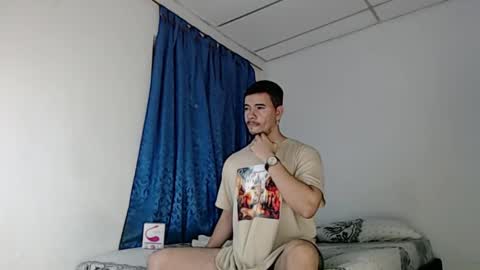 Snapshot of jeycob_happy97 chatting on February 26, 11:02 pm Juan David online show from February 26, 11:02 pm