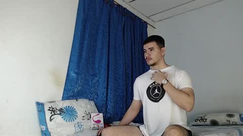 Snapshot of jeycob_happy97 chatting on January 7, 11:22 am Juan David online show from January 7, 11:22 am