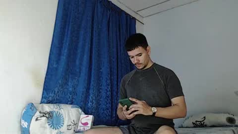 Snapshot of jeycob_happy97 chatting on February 3, 10:58 am Juan David online show from February 3, 10:58 am