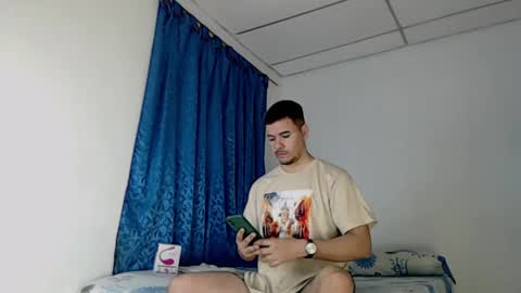 Snapshot of jeycob_happy97 chatting on February 17, 11:13 am Juan David online show from February 17, 11:13 am