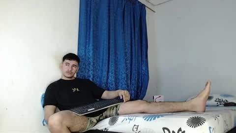 Snapshot of jeycob_happy97 chatting on December 6, 10:38 am Juan David online show from December 6, 10:38 am