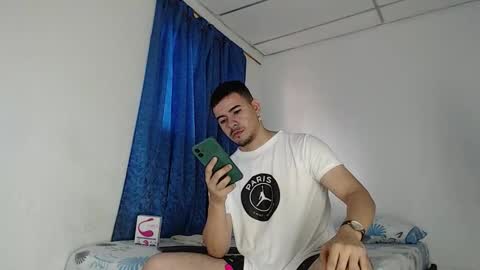 Snapshot of jeycob_happy97 chatting on September 9, 1:43 pm Juan David online show from September 9, 1:43 pm