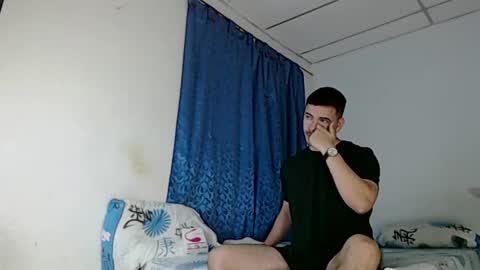 Snapshot of jeycob_happy97 chatting on February 16, 11:49 am Juan David online show from February 16, 11:49 am