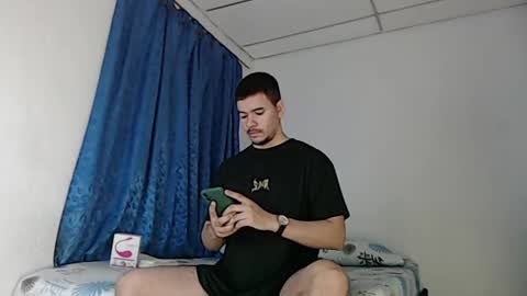 Snapshot of jeycob_happy97 chatting on March 12, 11:20 am Juan David online show from March 12, 11:20 am