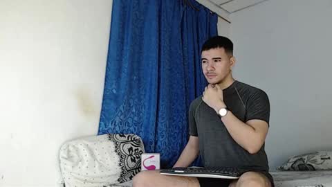 Snapshot of jeycob_happy97 chatting on December 31, 11:09 am Juan David online show from December 31, 11:09 am