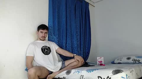 Snapshot of jeycob_happy97 chatting on December 5, 10:44 am Juan David online show from December 5, 10:44 am
