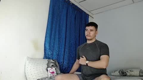 Snapshot of jeycob_happy97 chatting on January 13, 11:08 am Juan David online show from January 13, 11:08 am