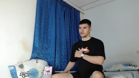 Snapshot of jeycob_happy97 chatting on January 26, 12:01 pm Juan David online show from January 26, 12:01 pm