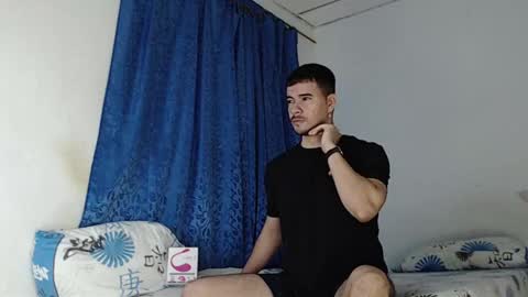 Snapshot of jeycob_happy97 chatting on February 2, 11:40 am Juan David online show from February 2, 11:40 am