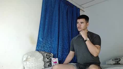 Snapshot of jeycob_happy97 chatting on January 3, 11:14 am Juan David online show from January 3, 11:14 am