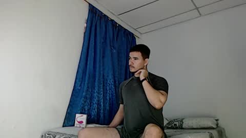 Snapshot of jeycob_happy97 chatting on February 25, 10:07 pm Juan David online show from February 25, 10:07 pm