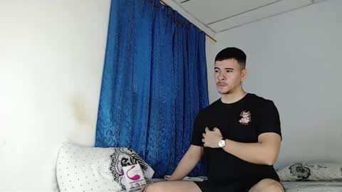 Snapshot of jeycob_happy97 chatting on January 12, 11:39 am Juan David online show from January 12, 11:39 am