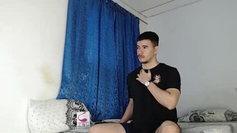 Snapshot of jeycob_happy97 chatting on January 19, 11:45 am Juan David online show from January 19, 11:45 am