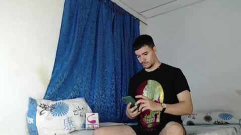 Snapshot of jeycob_happy97 chatting on February 1, 11:10 am Juan David online show from February 1, 11:10 am