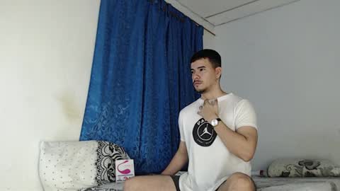 Snapshot of jeycob_happy97 chatting on January 21, 10:34 am Juan David online show from January 21, 10:34 am