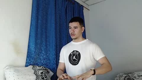 Snapshot of jeycob_happy97 chatting on December 24, 10:33 am Juan David online show from December 24, 10:33 am