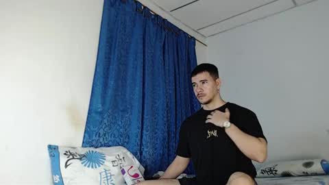 Snapshot of jeycob_happy97 chatting on January 5, 11:48 am Juan David online show from January 5, 11:48 am