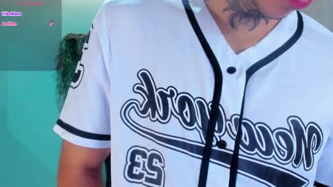 Snapshot of jharol_cardona chatting on January 23, 1:30 am Jharol online show from January 23, 1:30 am