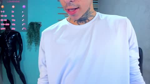 Snapshot of jharol_cardona chatting on January 15, 1:34 am Jharol online show from January 15, 1:34 am