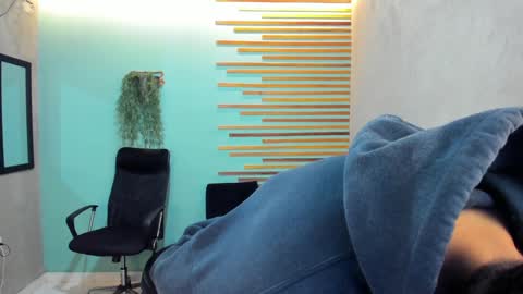 Snapshot of jharol_cardona chatting on December 21, 1:36 am Jharol online show from December 21, 1:36 am
