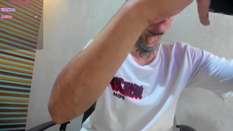 Snapshot of jharol_cardona chatting on March 8, 1:26 am Jharol online show from March 8, 1:26 am