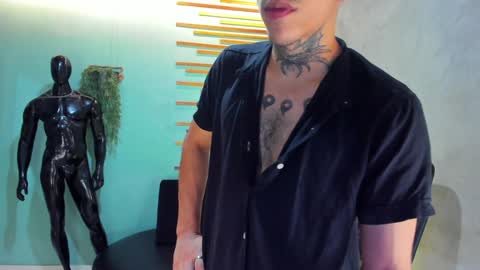 Snapshot of jharol_cardona chatting on December 10, 1:29 am Jharol online show from December 10, 1:29 am