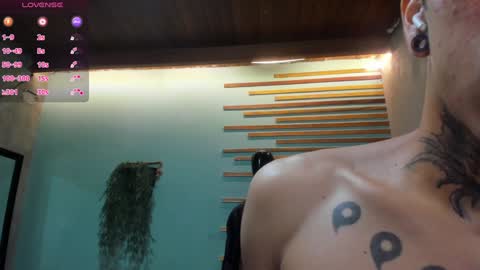 Snapshot of jharol_cardona chatting on February 1, 1:34 am Jharol online show from February 1, 1:34 am